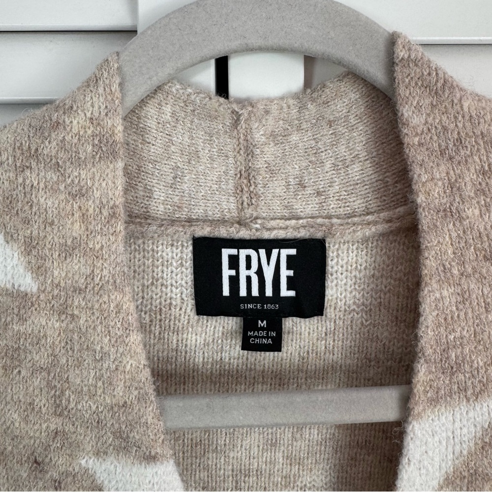 FRYE The Cozy Open Front Cardigan Tan White Western Aztec Nordic Long Medium - Picture 4 of 10